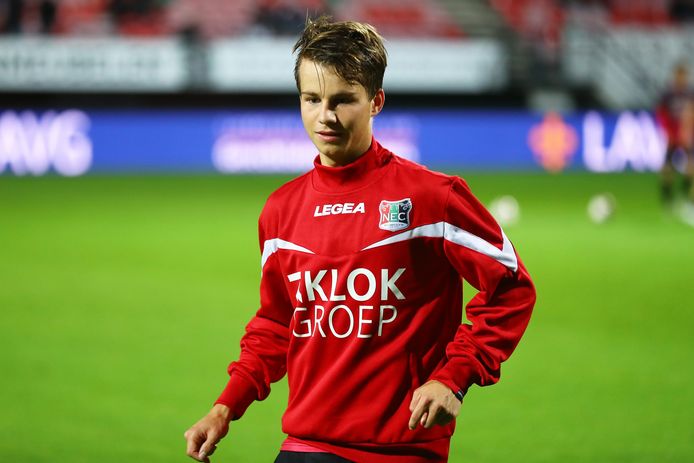 Rapport scouting et statistique : Dirk Proper (NEC Nimègue)